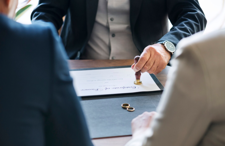 divorce lawyer indore